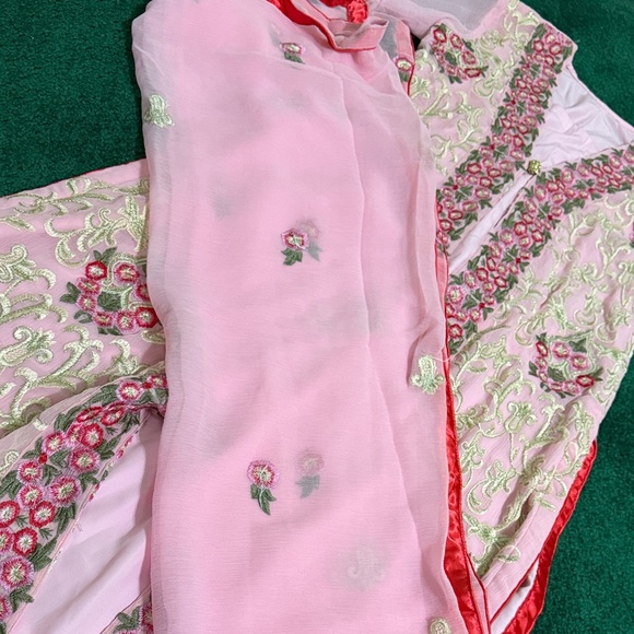 Elegant Pink Embroidered Kurta set - Picture 11 of 12